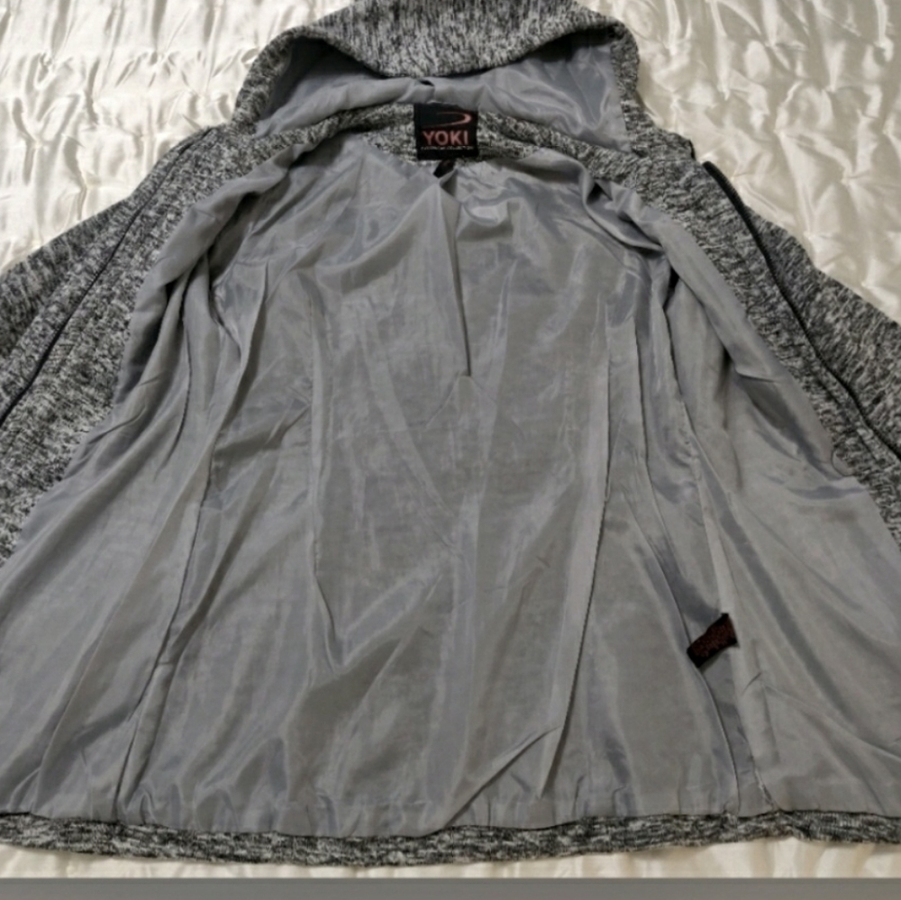 Yoki Knit Jacket. - Picture 3 of 10